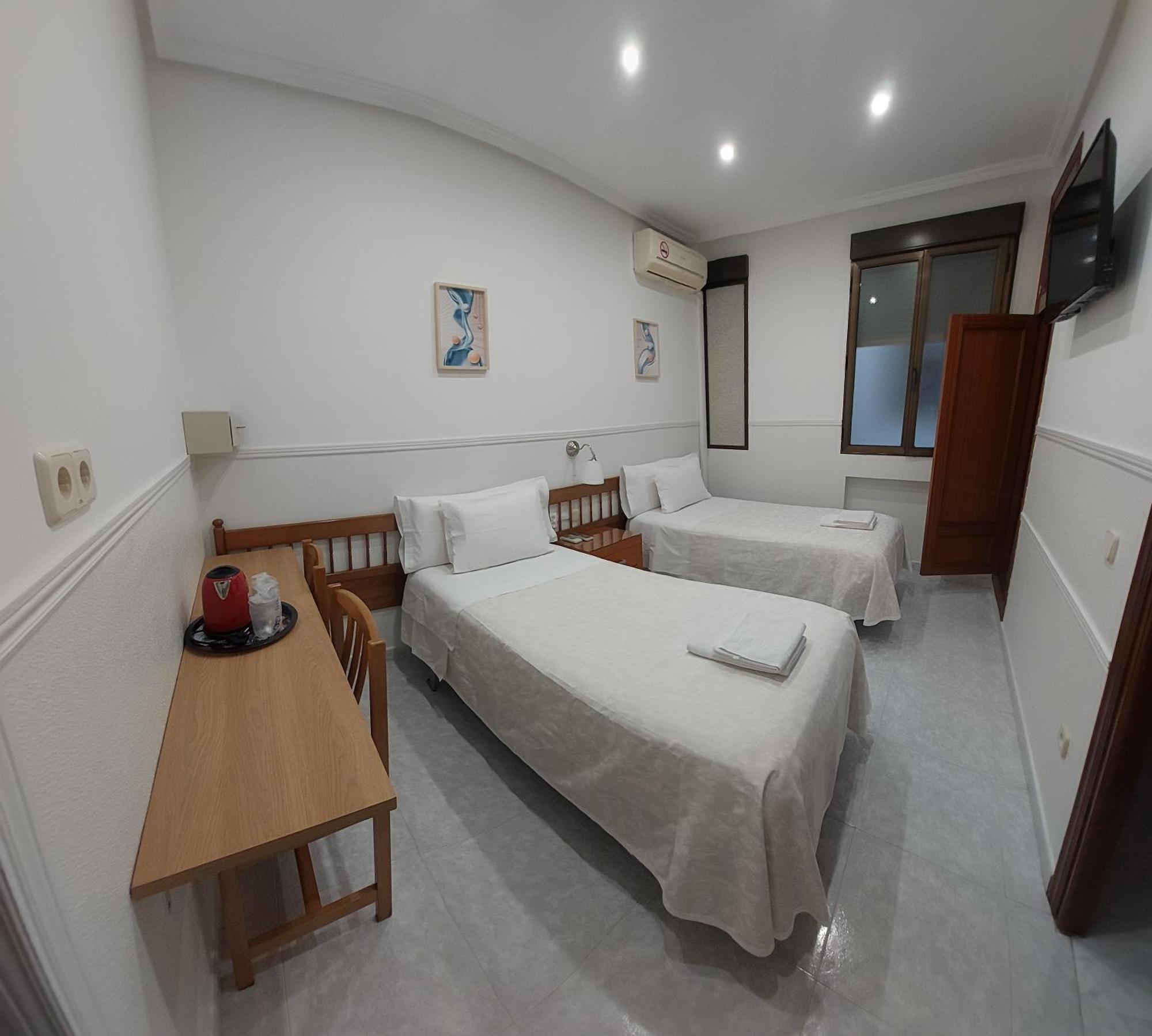Hostal Dulcinea Madrid Eksteriør bilde