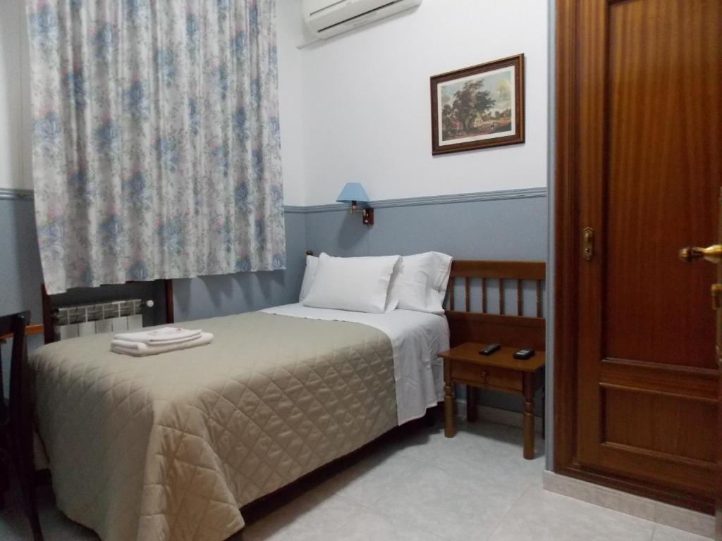 Hostal Dulcinea Madrid Eksteriør bilde